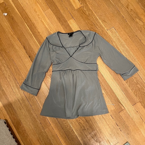 Bcbg maxazria gray top - Picture 1 of 3